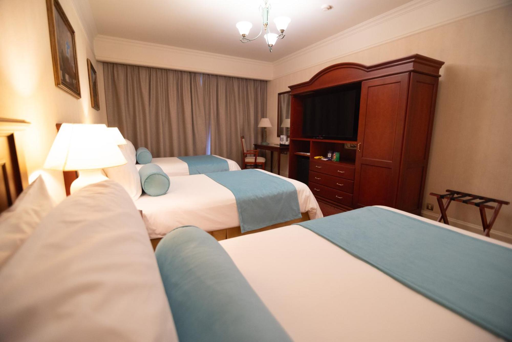 Epic Hotel Villa Mercedes Luaran gambar